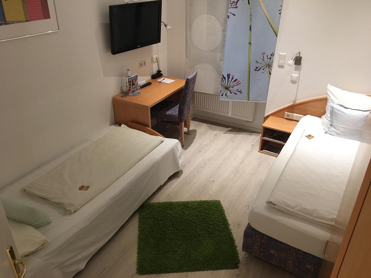 Hotel Barbarossa Karlsruhe Stadtmitte المظهر الخارجي الصورة